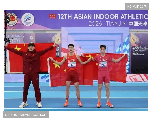 中国队克服级别临时调整困难，在旧级别亚锦赛中展现出强大适应能力。